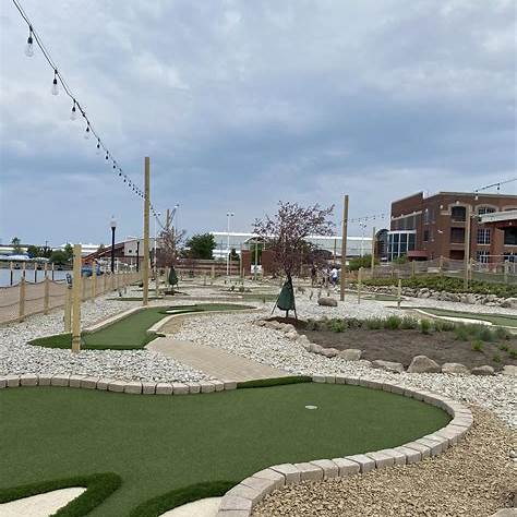 Oliver's Bayfront Mini Golf